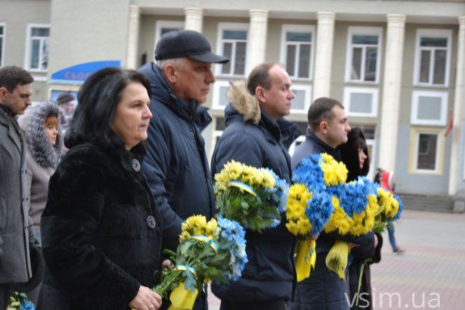 Кількатисячна колона пройшла вулицями Хмельницького (ФОТО, ВІДЕО), фото №6 на сайті vsim.ua