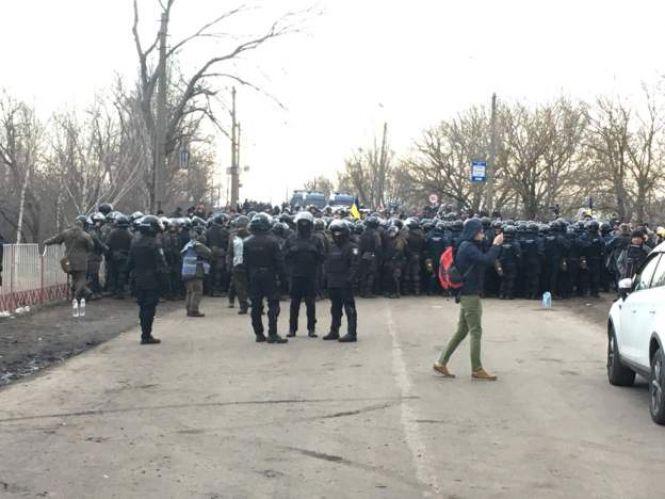 Новини Тернополя - фото з Нові Санжари: головні події після евакуації українців з Китаю Нові Санжари: головні події після евакуації українців з Китаю, фото №3 на сайті 20minut.ua