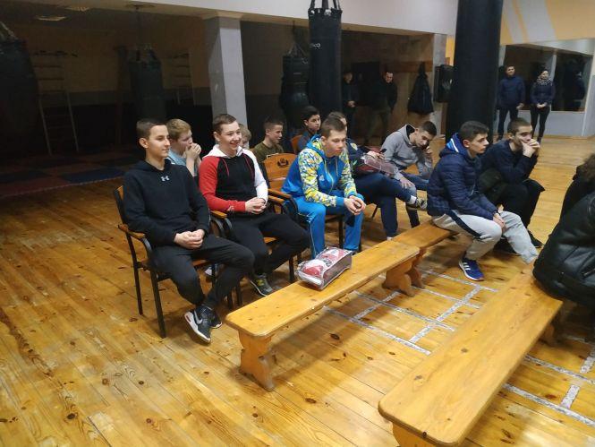 Новини Тернополя - фото з Нагороди знайшли достойних їх: у Тернополі відзначили боксерів Нагороди знайшли достойних їх: у Тернополі відзначили боксерів, фото №3 на сайті 20minut.ua