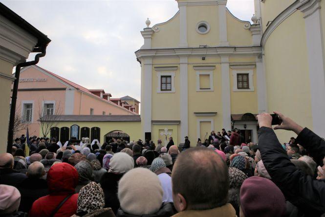 Новини Вінниці - фото з Меморіальну дошку з іменами загиблих вінничан встановили біля Собору Меморіальну дошку з іменами загиблих вінничан встановили біля Собору, фото №1 на сайті 20minut.ua