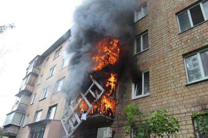 У Тернополі горів підвал у будинку, а люди «на поверсі» просто чекали. Як діяти під час пожежі?, фото №1 на сайті 20minut.ua