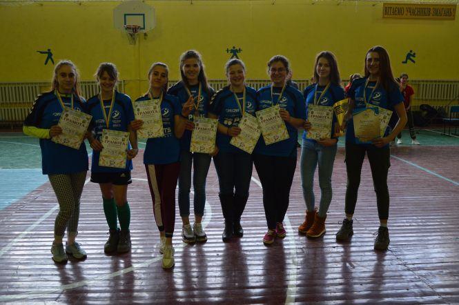 Новини Козятина - фото з Семиразові чемпіони району з волейболу — команда Сестринівки Семиразові чемпіони району з волейболу — команда Сестринівки, фото №2 на сайті 20minut.ua