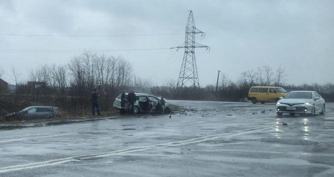 Новини Тернополя - фото з На об’їзній Козови ДТП: позашляховик в кюветі На об’їзній Козови ДТП: позашляховик в кюветі, фото №2 на сайті 20minut.ua