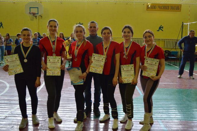 Новини Козятина - фото з Семиразові чемпіони району з волейболу — команда Сестринівки Семиразові чемпіони району з волейболу — команда Сестринівки, фото №1 на сайті 20minut.ua