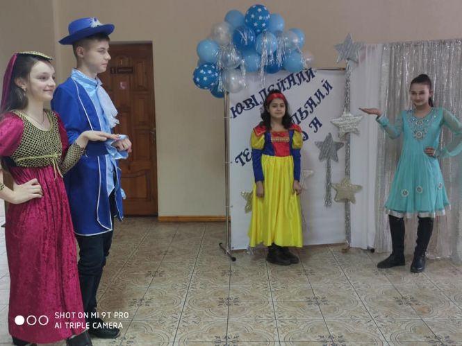 Відкриття сезону: де можна зробити фото з героями театру?, фото №1 на сайті 20minut.ua