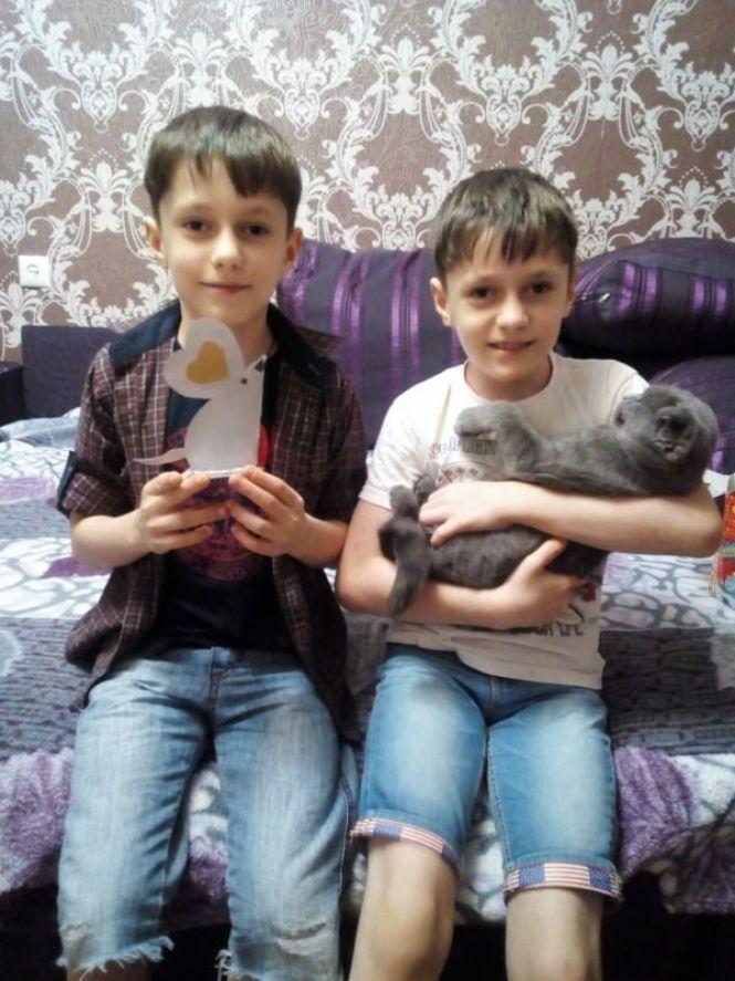 Новини Хмельницького - фото з Багатодітна родина із Хмельницького постраждала у ДТП. Дві сестрички потребують допомоги Багатодітна родина із Хмельницького постраждала у ДТП. Дві сестрички потребують допомоги, фото №4 на сайті vsim.ua