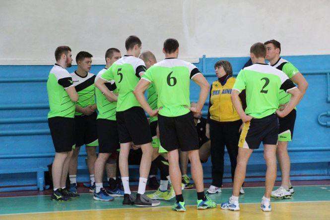 Новини Козятина - фото з Наші волейболісти грають у «Лізі Поділля» Наші волейболісти грають у «Лізі Поділля», фото №1 на сайті 20minut.ua