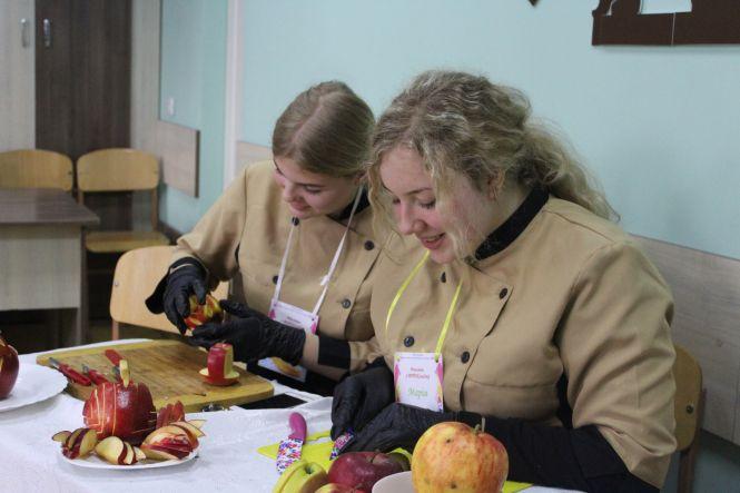 Новини Вінниці - фото з Тисяча млинців, майстер-класи з карвінгу та чайних традицій. Як відсвяткували Масляну на Київській Тисяча млинців, майстер-класи з карвінгу та чайних традицій. Як відсвяткували Масляну на Київській, фото №3 на сайті 20minut.ua
