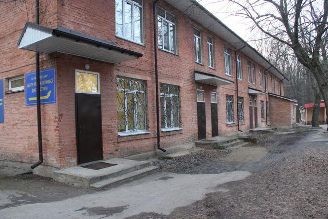 Новини Вінниці - фото з П'ять боксів «для холери» і 10 тестів. Пресі показали готовність Вінниці до коронавірусу П'ять боксів «для холери» і 10 тестів. Пресі показали готовність Вінниці до коронавірусу, фото №2 на сайті 20minut.ua