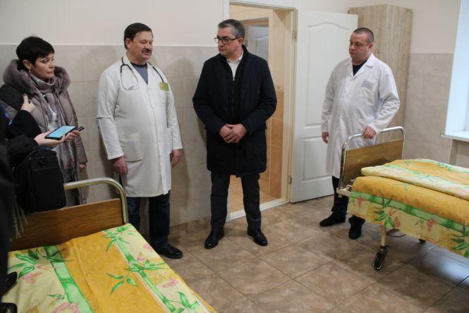 Новини Вінниці - фото з П'ять боксів «для холери» і 10 тестів. Пресі показали готовність Вінниці до коронавірусу П'ять боксів «для холери» і 10 тестів. Пресі показали готовність Вінниці до коронавірусу, фото №1 на сайті 20minut.ua