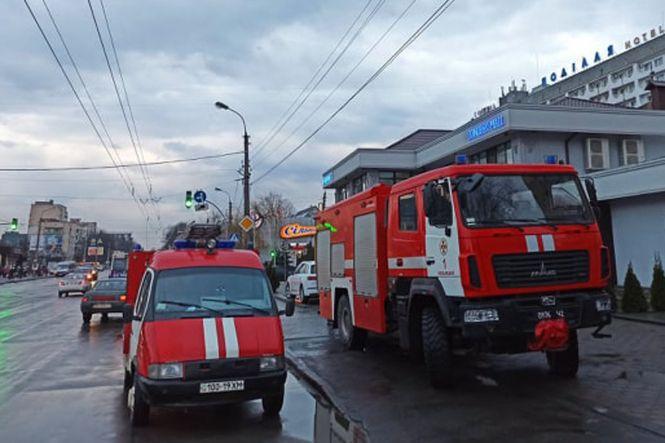 Новини Хмельницького - фото з Багато диму. У Хмельницькому через підгорілу їжу довелось викликати рятувальників Багато диму. У Хмельницькому через підгорілу їжу довелось викликати рятувальників, фото №1 на сайті vsim.ua
