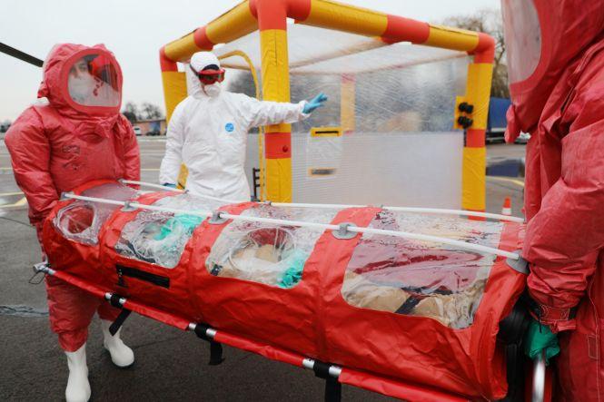 Новини Житомира - фото з Транспортувати ймовірних інфекційних хворих на коронавірус будуть на спеціальному санітарному гелікоптері (ВІДЕО) Транспортувати ймовірних інфекційних хворих на коронавірус будуть на спеціальному санітарному гелікоптері (ВІДЕО), фото №1 на сайті 20minut.ua