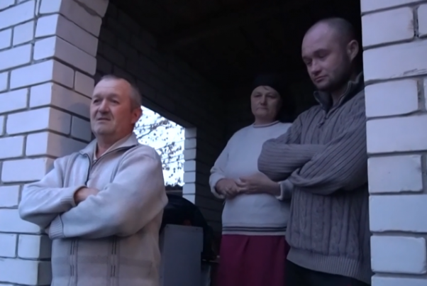 Новини Хмельницького - фото з “По боках пластикові квіти й голова біля хреста”: деталі загибелі 27-річного хлопця на Хмельниччині “По боках пластикові квіти й голова біля хреста”: деталі загибелі 27-річного хлопця на Хмельниччині, фото №2 на сайті vsim.ua