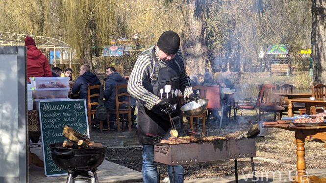 Фуд-корт у парку Чекмана: чим поласувати та які ціни (ФОТО, ВІДЕО), фото №5 на сайті vsim.ua