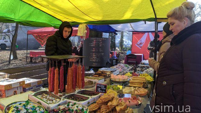 Фуд-корт у парку Чекмана: чим поласувати та які ціни (ФОТО, ВІДЕО), фото №3 на сайті vsim.ua
