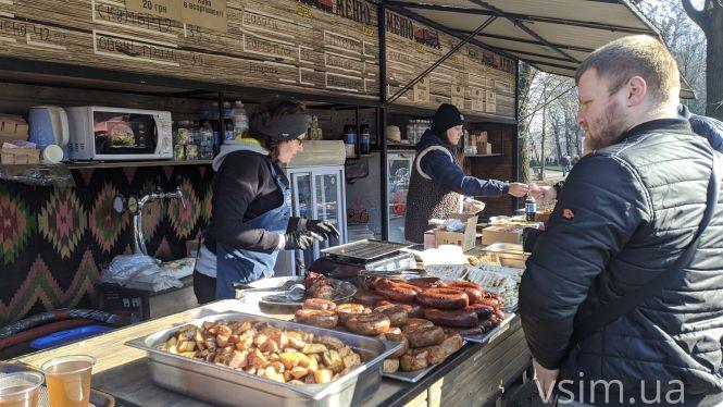 Фуд-корт у парку Чекмана: чим поласувати та які ціни (ФОТО, ВІДЕО), фото №2 на сайті vsim.ua