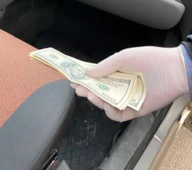 Голову Меджибізької ОТГ спіймали на хабарі (ФОТО), фото №4 на сайті vsim.ua