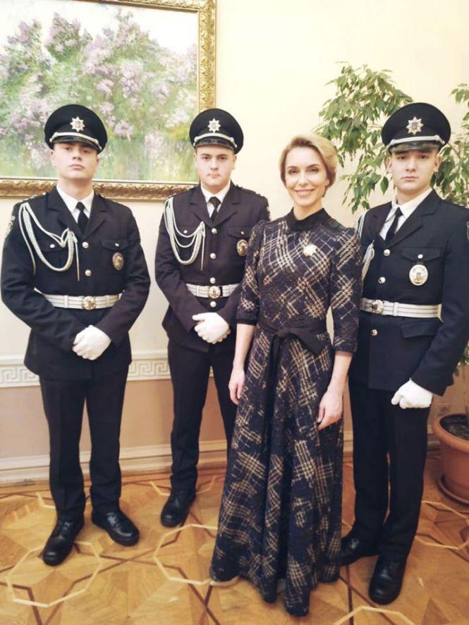Новини Вінниці - фото з Вінничанку Марину Боржемську-Узєлкову нагородили Орденом Королеви Анни «Честь Вітчизни» Вінничанку Марину Боржемську-Узєлкову нагородили Орденом Королеви Анни «Честь Вітчизни», фото №1 на сайті 20minut.ua