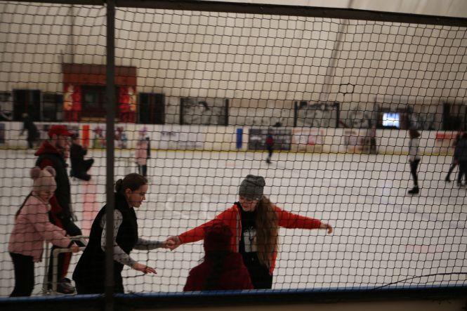 Новини Вінниці - фото з Прощання з «Льодовим клубом»: яким був останній день роботи вінницької ковзанки Прощання з «Льодовим клубом»: яким був останній день роботи вінницької ковзанки, фото №6 на сайті 20minut.ua