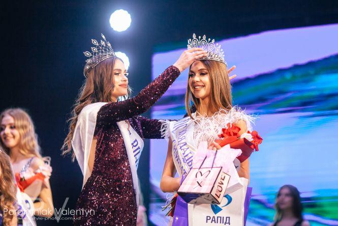 Новини Вінниці - фото з «Міс Вінниця-2020»: корону отримала 20-річна студентка Оксана Коломієць «Міс Вінниця-2020»: корону отримала 20-річна студентка Оксана Коломієць, фото №2 на сайті 20minut.ua