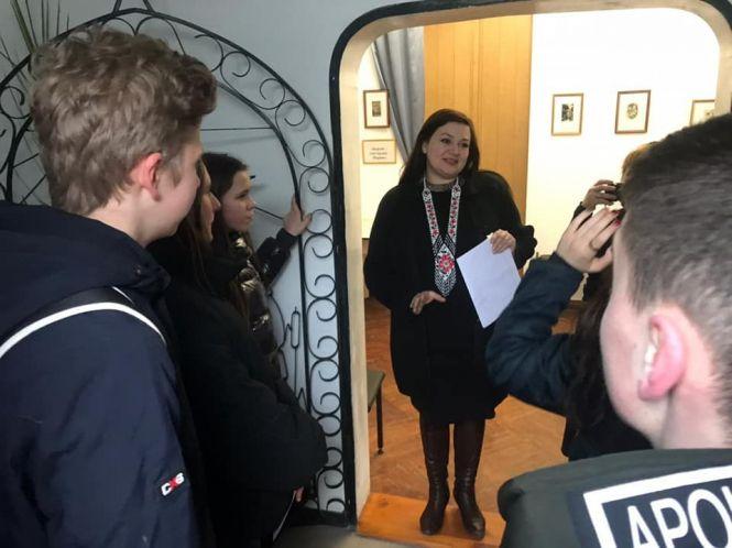 Новини Козятина - фото з «Крокодайл під соусом»: як козятинська молодь змагалась у квесті «Крокодайл під соусом»: як козятинська молодь змагалась у квесті, фото №4 на сайті 20minut.ua