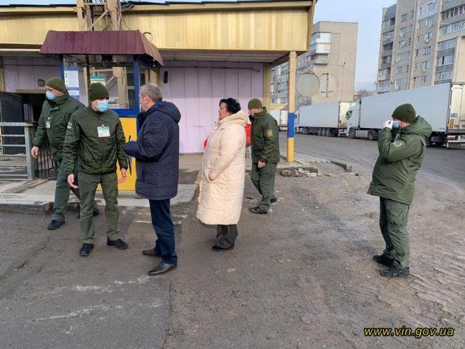 На 12 пунктах пропуску вінницькі прикордонники перевіряють людей через коронавірус, фото №1 на сайті 20minut.ua