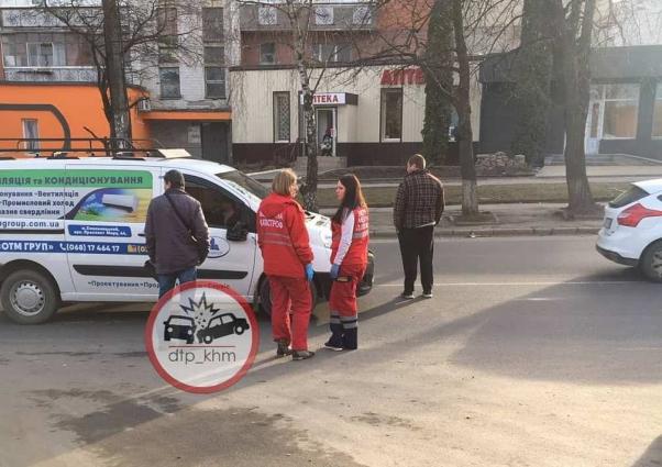 На проспекті Миру чоловік потрапив під колеса “Peugeot” (ФОТО), фото №1 на сайті vsim.ua