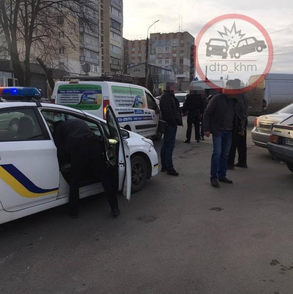 На проспекті Миру чоловік потрапив під колеса “Peugeot” (ФОТО), фото №3 на сайті vsim.ua