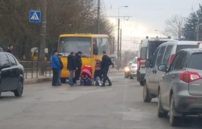 Першокурсницю, яку збили на Бережанській, прооперували. Дівчина в реанімації, фото №1 на сайті 20minut.ua