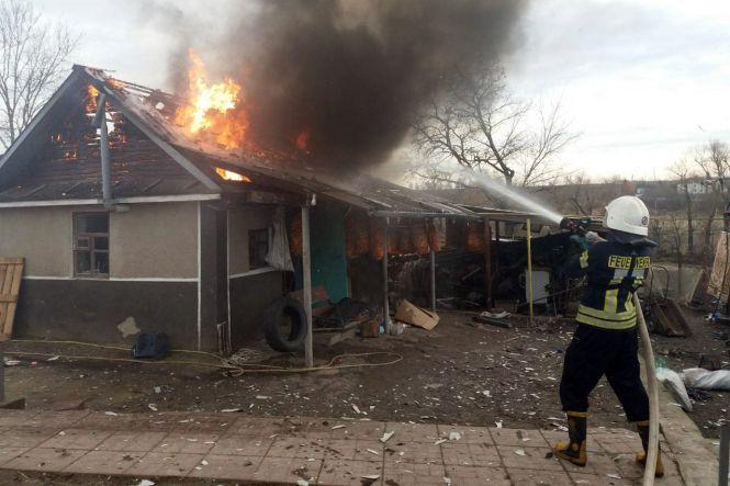 Горіла трава та будівлі: на Хмельниччині за добу сталося три пожежі (ФОТО, ВІДЕО), фото №1 на сайті vsim.ua