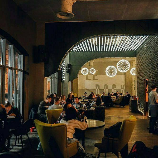 Новини Тернополя - фото з Смачно і в тренді: ТОП закладів у Тернополі з крутим інтер'єром та особливим меню Світлина від Крафт Паб "Le Rock".