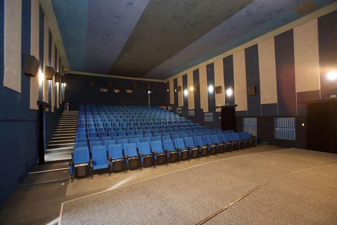 Новини Тернополя - фото з Чи буде біля оновленого "Палацу кіно" парковка - цікавляться тернополяни Чи буде біля оновленого "Палацу кіно" парковка - цікавляться тернополяни, фото №1 на сайті 20minut.ua