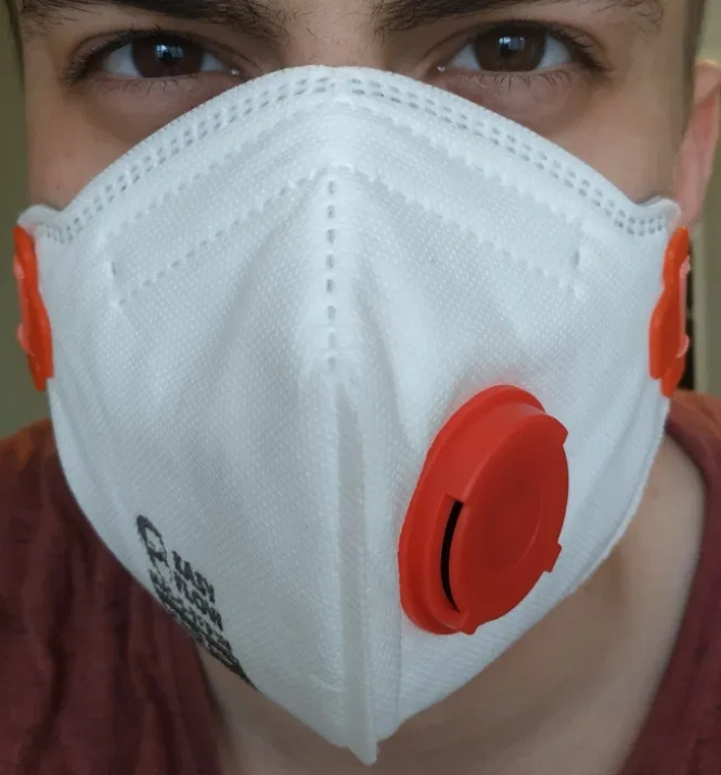 Для одних біда, для інших - спосіб заробити: через коронавірус маски продають в 5-10 разів дорожче, фото №5 на сайті 20minut.ua