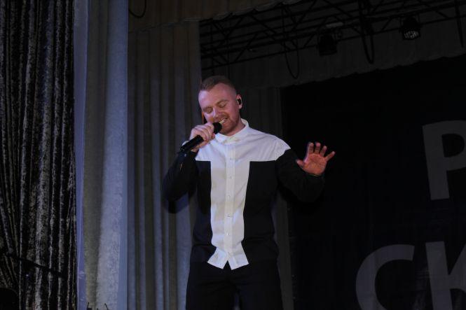 Новини Козятина - фото з Ексклюзив: Співак Роман Скорпіон вітає козятинчанок з 8 березня (ВІДЕО) Ексклюзив: Співак Роман Скорпіон вітає козятинчанок з 8 березня (ВІДЕО), фото №12 на сайті 20minut.ua