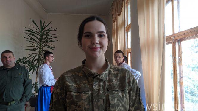 Майстер-клас від прикордонників: як потрібно вітати колег з 8 березня, фото №3 на сайті vsim.ua