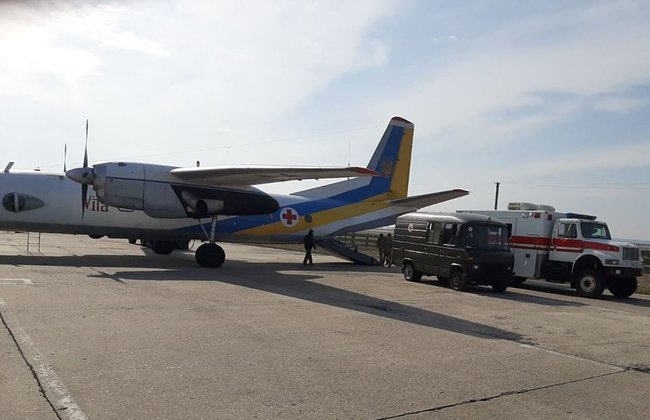 Новини Вінниці - фото з Вісім поранених військовослужбовців доставили на літаку в госпіталь Вінниці 14 поранених військовослужбовців евакуйовані з Харкова для подальшого лікування у Вінниці та Києві 01
