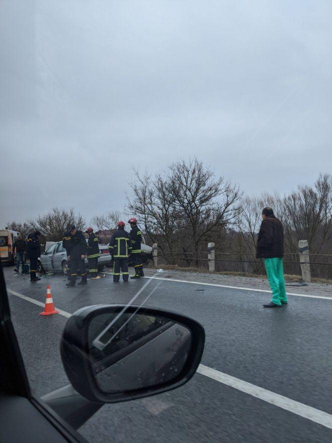 Новини Тернополя - фото з Біля Ангелівки ДТП: зіткнулися дві автівки. Серед постраждалих - 4-річний хлопчик (оновлено) Біля Ангелівки ДТП: зіткнулися дві автівки. Серед постраждалих - 4-річний хлопчик (оновлено), фото №1 на сайті 20minut.ua