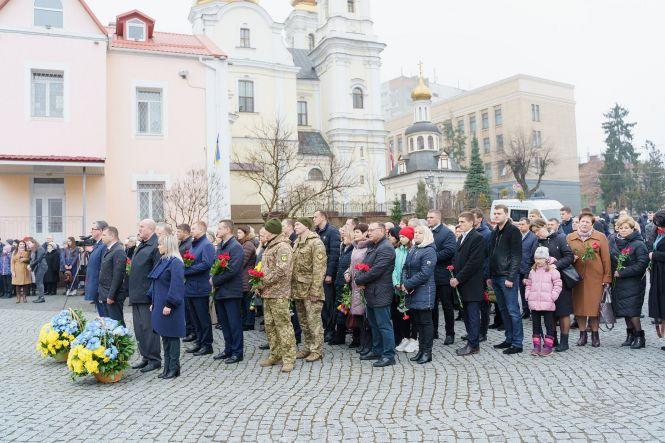 Новини Вінниці - фото з «Ми маємо пам'ятати»: у Вінниці вшанувати пам'ять Кобзаря «Ми маємо пам'ятати»: у Вінниці вшанувати пам'ять Кобзаря, фото №3 на сайті 20minut.ua