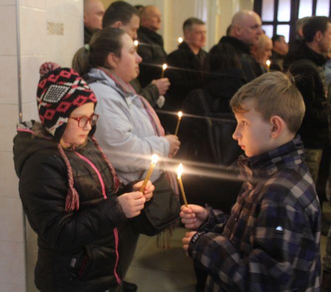 Новини Вінниці - фото з «Він вивів з Іловайська 55 бійців». Народився в Грузії, проживав у Донецьку, поховали у Вінниці «Він вивів з Іловайська 55 бійців». Народився в Грузії, проживав у Донецьку, поховали у Вінниці, фото №9 на сайті 20minut.ua