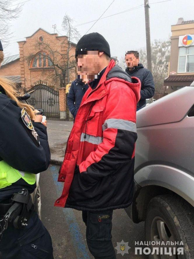 Новини Вінниці - фото з На Скалецького п'яний водій «дав» патрульним дві тисячі хабаря На Скалецького п'яний водій «дав» патрульним дві тисячі хабаря, фото №1 на сайті 20minut.ua