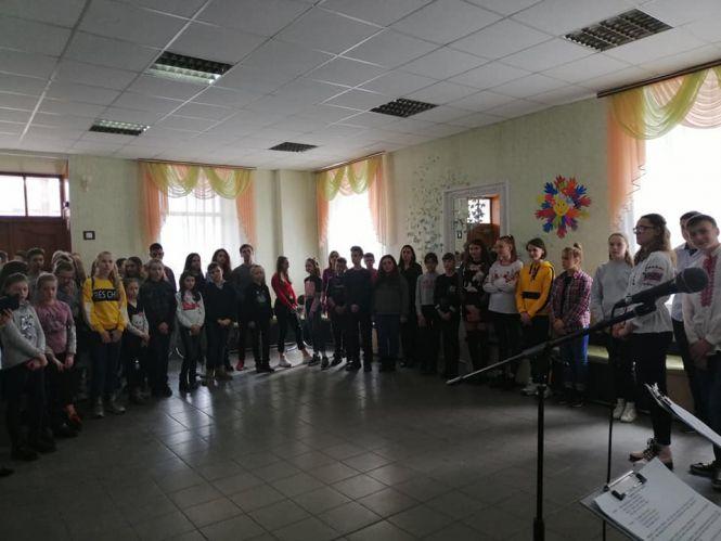 Новини Козятина - фото з У першій школі вшанували Кобзаря У першій школі вшанували Кобзаря, фото №1 на сайті 20minut.ua