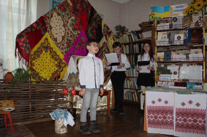 Новини Козятина - фото з Читали твори Шевченка і показували сценки з його життя Читали твори Шевченка і показували сценки з його життя, фото №8 на сайті 20minut.ua