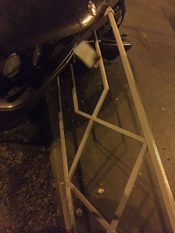 Новини Вінниці - фото з На Келецькій BMW знесло огорожу. Водій автівки був «під кайфом» На Келецькій BMW знесло огорожу. Водій автівки був «під кайфом», фото №1 на сайті 20minut.ua