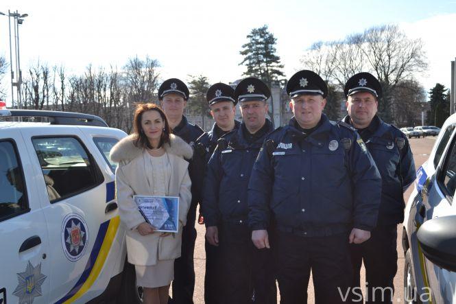 Новини Хмельницького - фото з Нова поліція запрацює на Хмельниччині. Для неї купили авто, планшети і бензопили Нова поліція запрацює на Хмельниччині. Для неї купили авто, планшети і бензопили, фото №2 на сайті vsim.ua