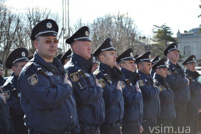 Новини Хмельницького - фото з Нова поліція запрацює на Хмельниччині. Для неї купили авто, планшети і бензопили Нова поліція запрацює на Хмельниччині. Для неї купили авто, планшети і бензопили, фото №7 на сайті vsim.ua