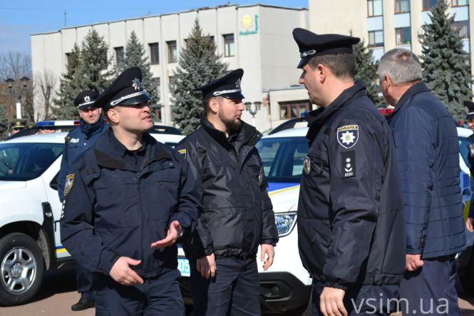 Новини Хмельницького - фото з Нова поліція запрацює на Хмельниччині. Для неї купили авто, планшети і бензопили Нова поліція запрацює на Хмельниччині. Для неї купили авто, планшети і бензопили, фото №3 на сайті vsim.ua