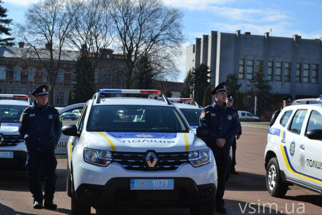 Новини Хмельницького - фото з Нова поліція запрацює на Хмельниччині. Для неї купили авто, планшети і бензопили Нова поліція запрацює на Хмельниччині. Для неї купили авто, планшети і бензопили, фото №6 на сайті vsim.ua