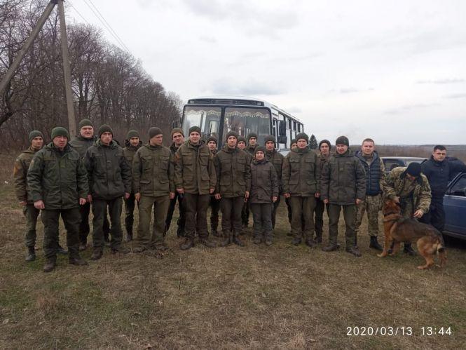 Поліцейські, нацгвардійці та кінологи шукали Станіслава Медвецького, фото №1 на сайті 20minut.ua
