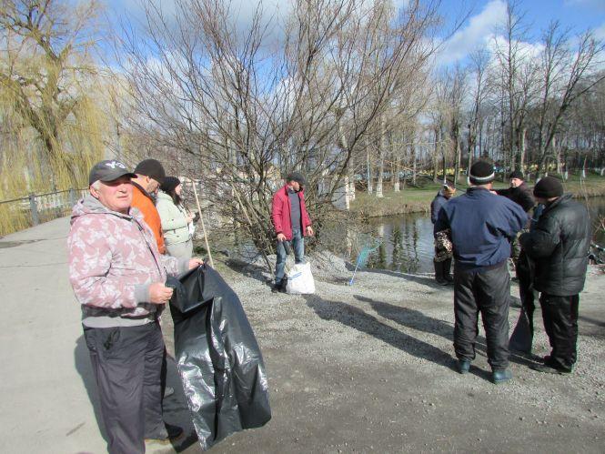 Новини Козятина - фото з «Трофей» і «Клуб козятинських рибалок» вийшли на суботник «Трофей» і «Клуб козятинських рибалок» вийшли на суботник, фото №3 на сайті 20minut.ua