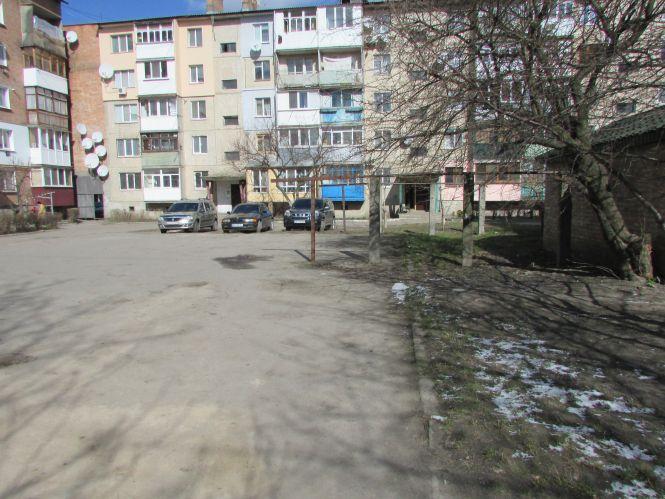 В дворі вулиці Грушевського демонтували спортивний майданчик, фото №1 на сайті 20minut.ua